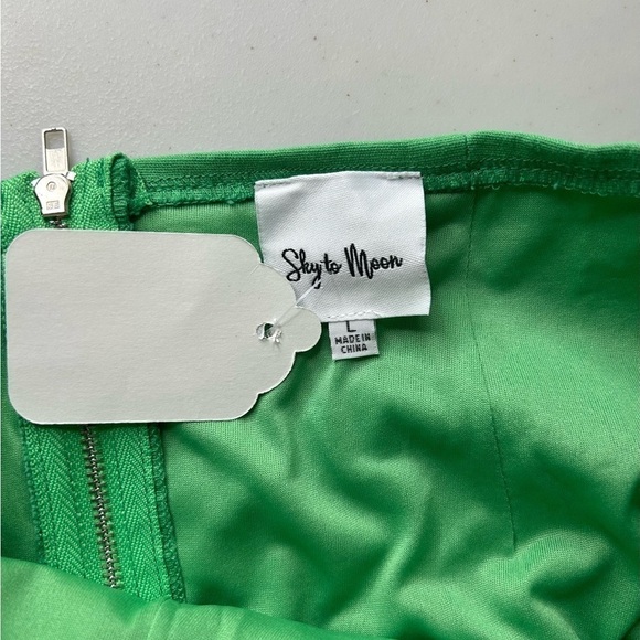 Sky To Moon Green Linen Look Cut Out Lined Bodycon Dress Size Large NWT - Picture 3 of 8